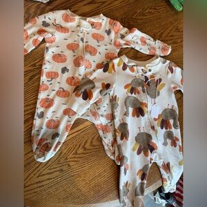 •SOLD•  100% Cotton Fall Baby Sleeper/Footie Bundle (fragrance free house)